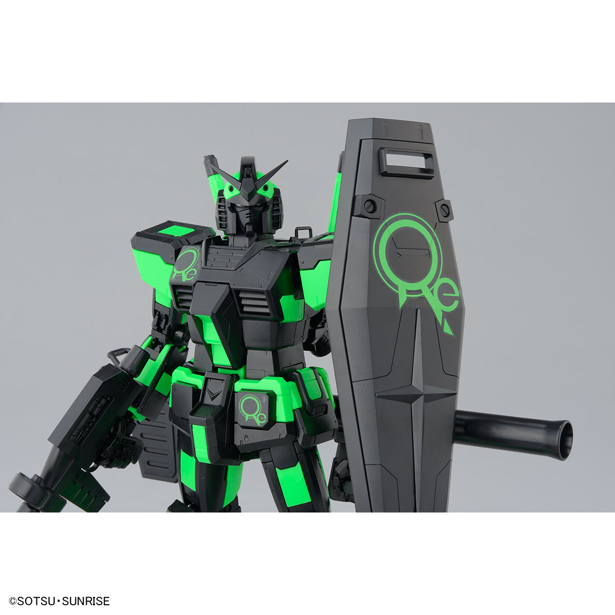 MG 1/100 RX-78-2 Gundam Ver.3.0 [Recirculation Color Neon Green]