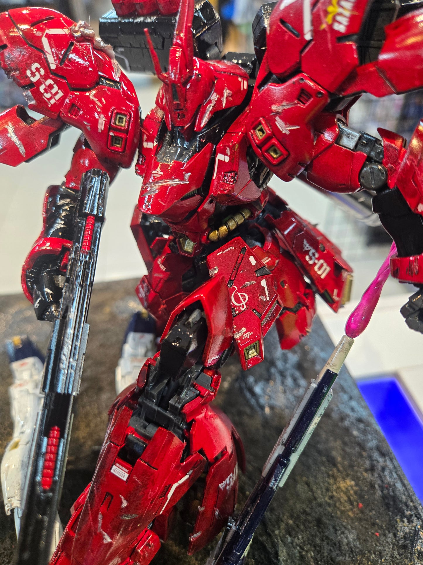 Sazabi and Nu Gundam Battle Diorama