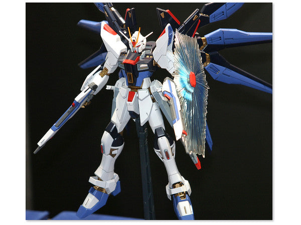 MG 1/100 Strike Freedom Gundam Full Burst Mode