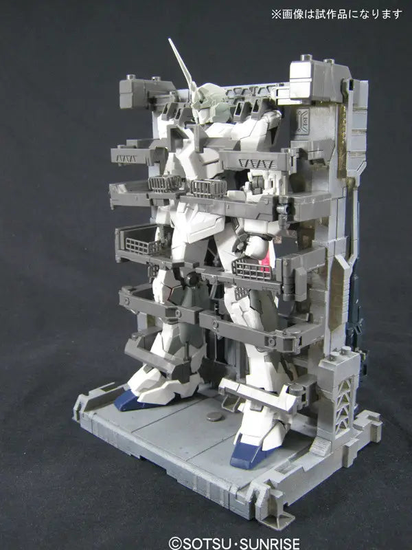 1/100 MG Unicorn Gundam HD Color + MS Cage