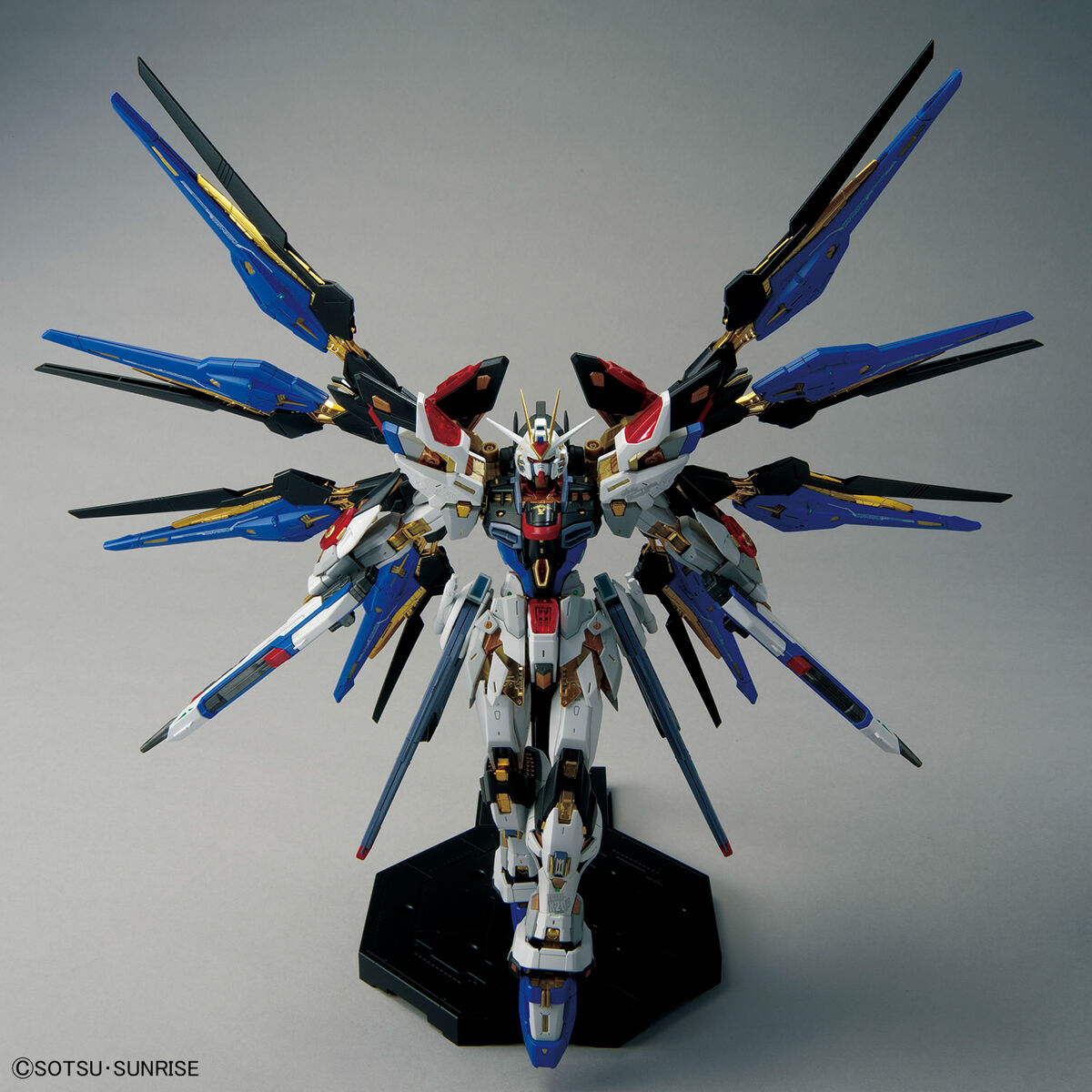 1/100 MGEX Strike Freedom Gundam (Gundam Seed Destiny) by Bandai
