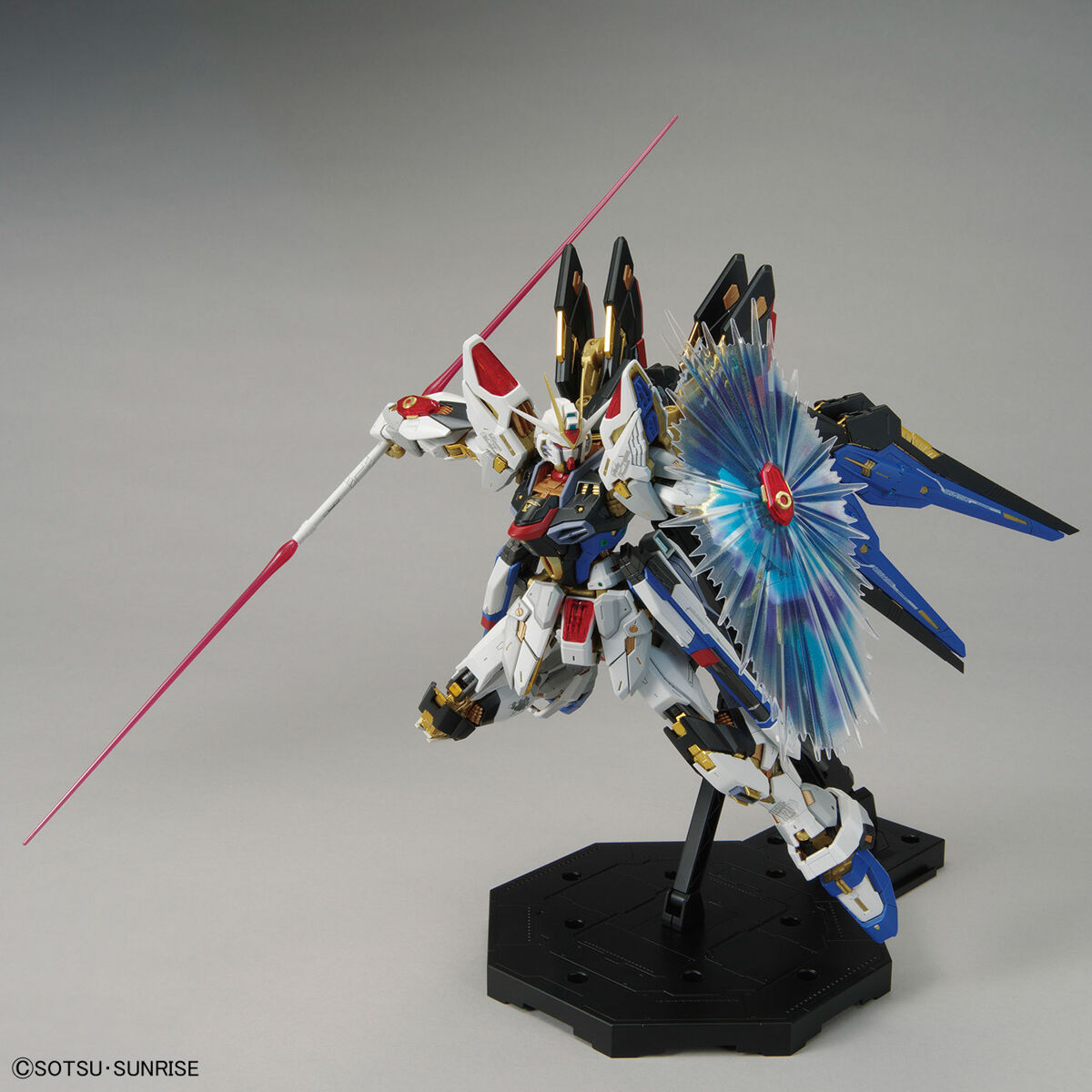 1/100 MGEX Strike Freedom Gundam (Gundam Seed Destiny) by Bandai