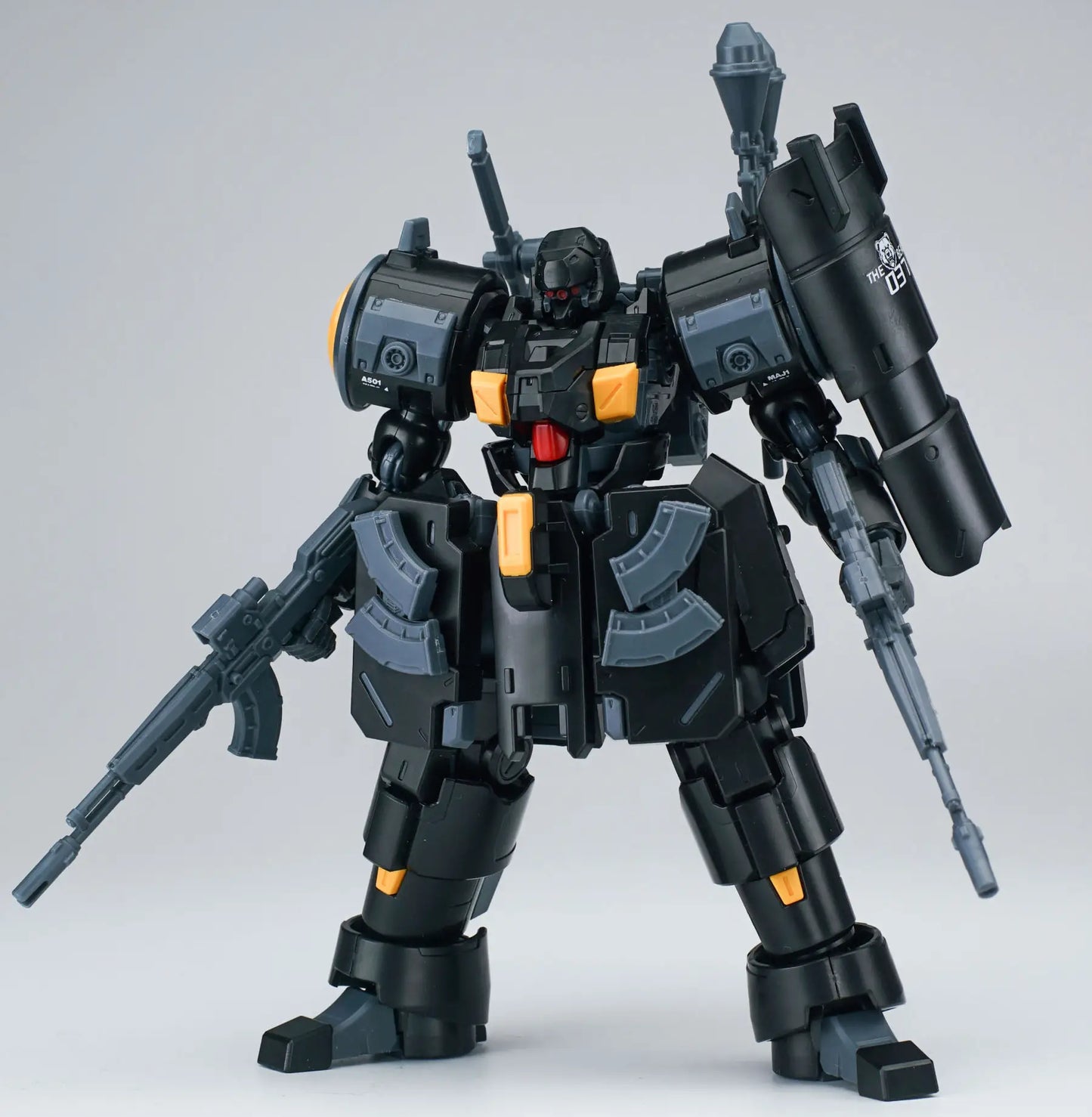 1/144 Ultra Action Trooper Zarov M1 Plastic Model Kit (Metallic Black)
