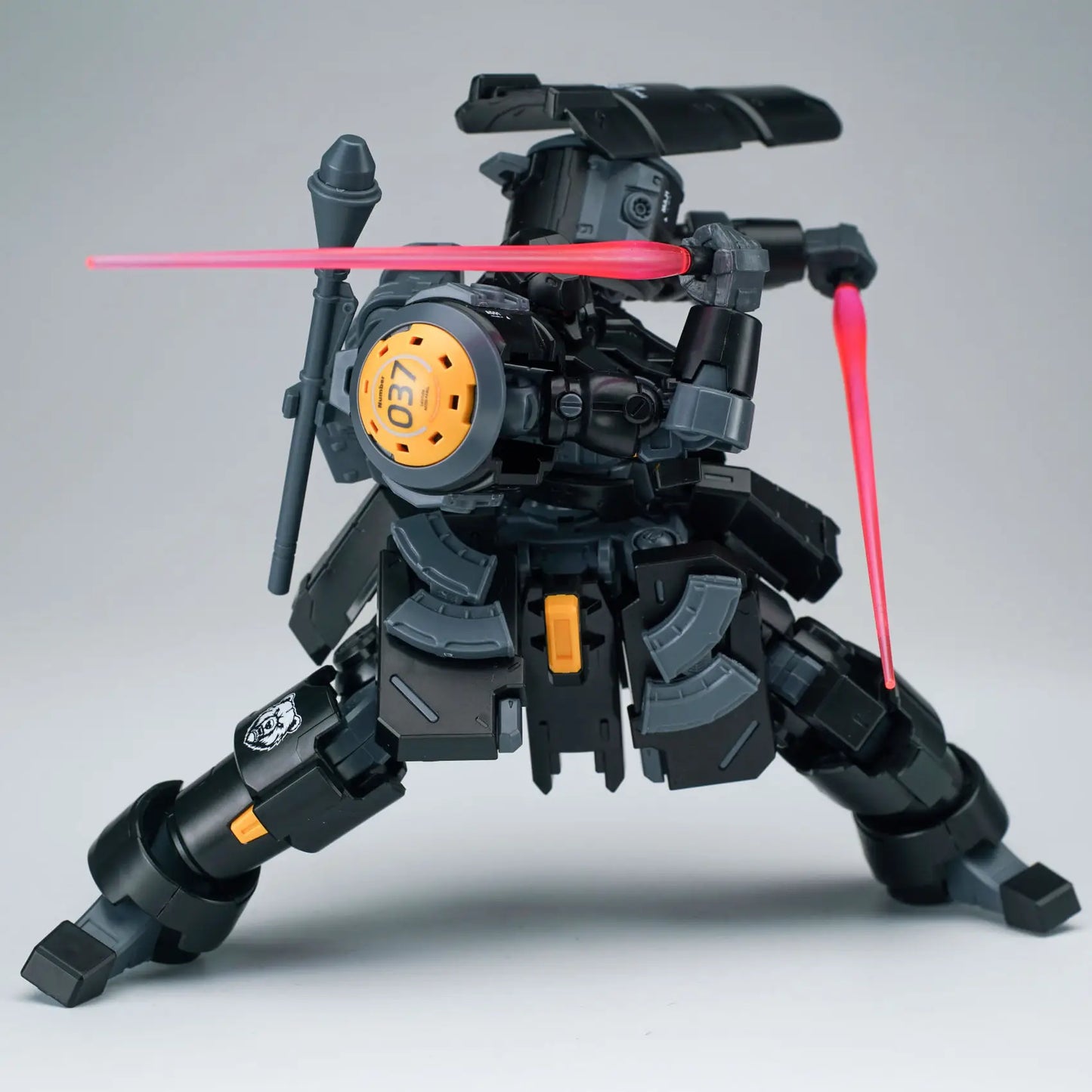 1/144 Ultra Action Trooper Zarov M1 Plastic Model Kit (Metallic Black)