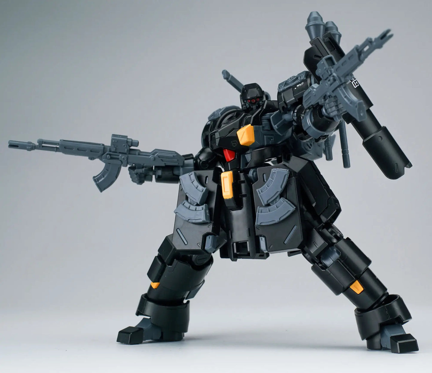 1/144 Ultra Action Trooper Zarov M1 Plastic Model Kit (Metallic Black)